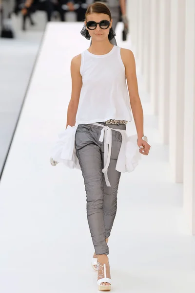 Look 28